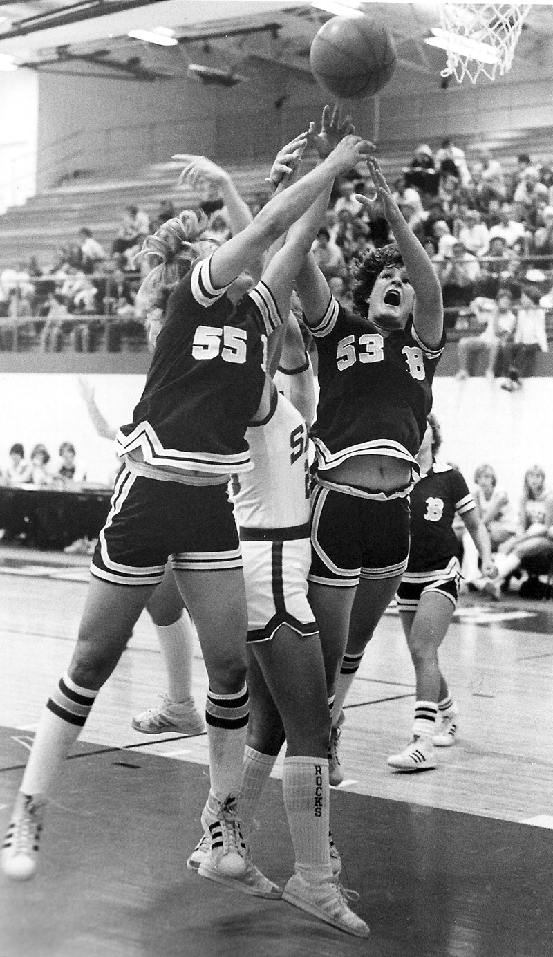 Basketball: Fighting for the Rebound — photojournalism by Jay Keenan